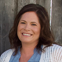 amanda-feldbusch-200